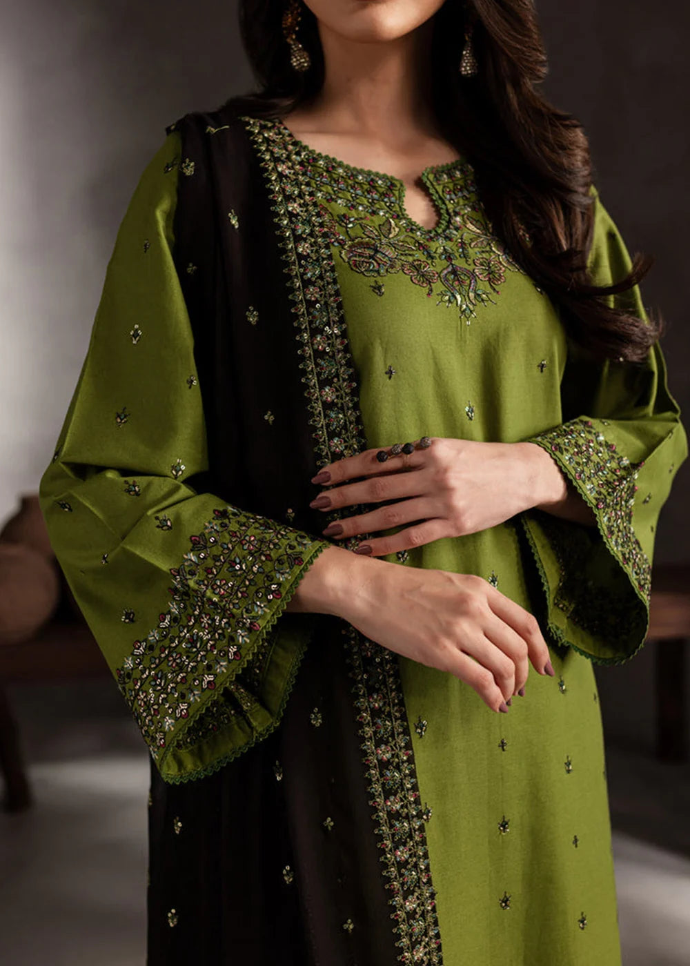 Ezzah 3pcs - Lawn Embroidered dress - Chaudhary Arts