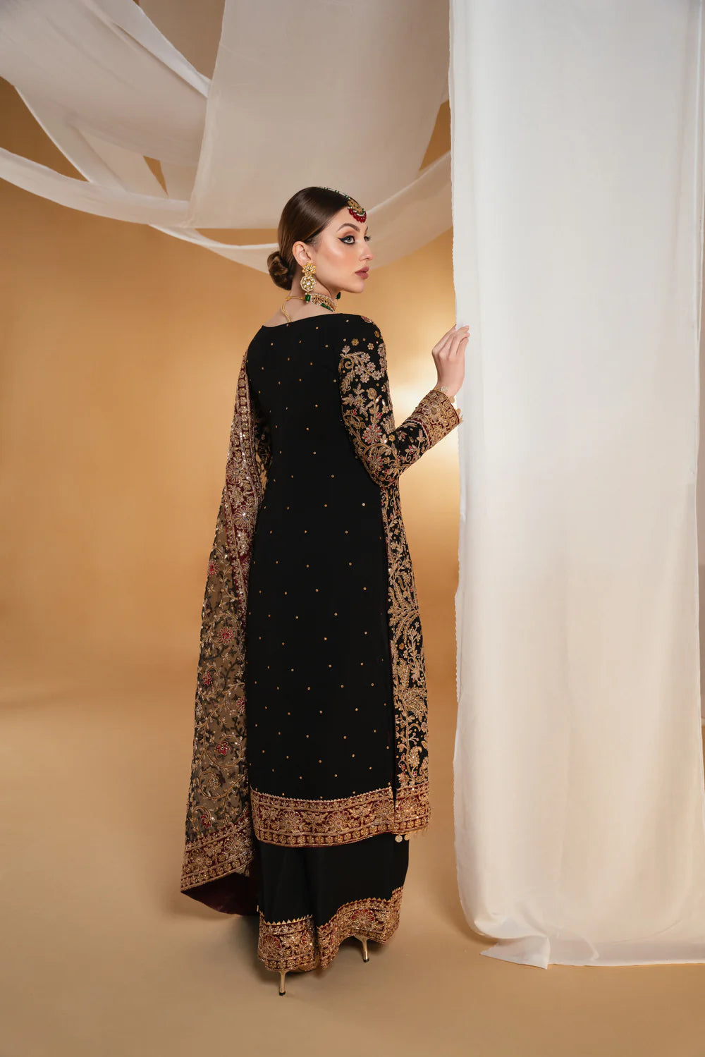 Suhana - Haseens Official